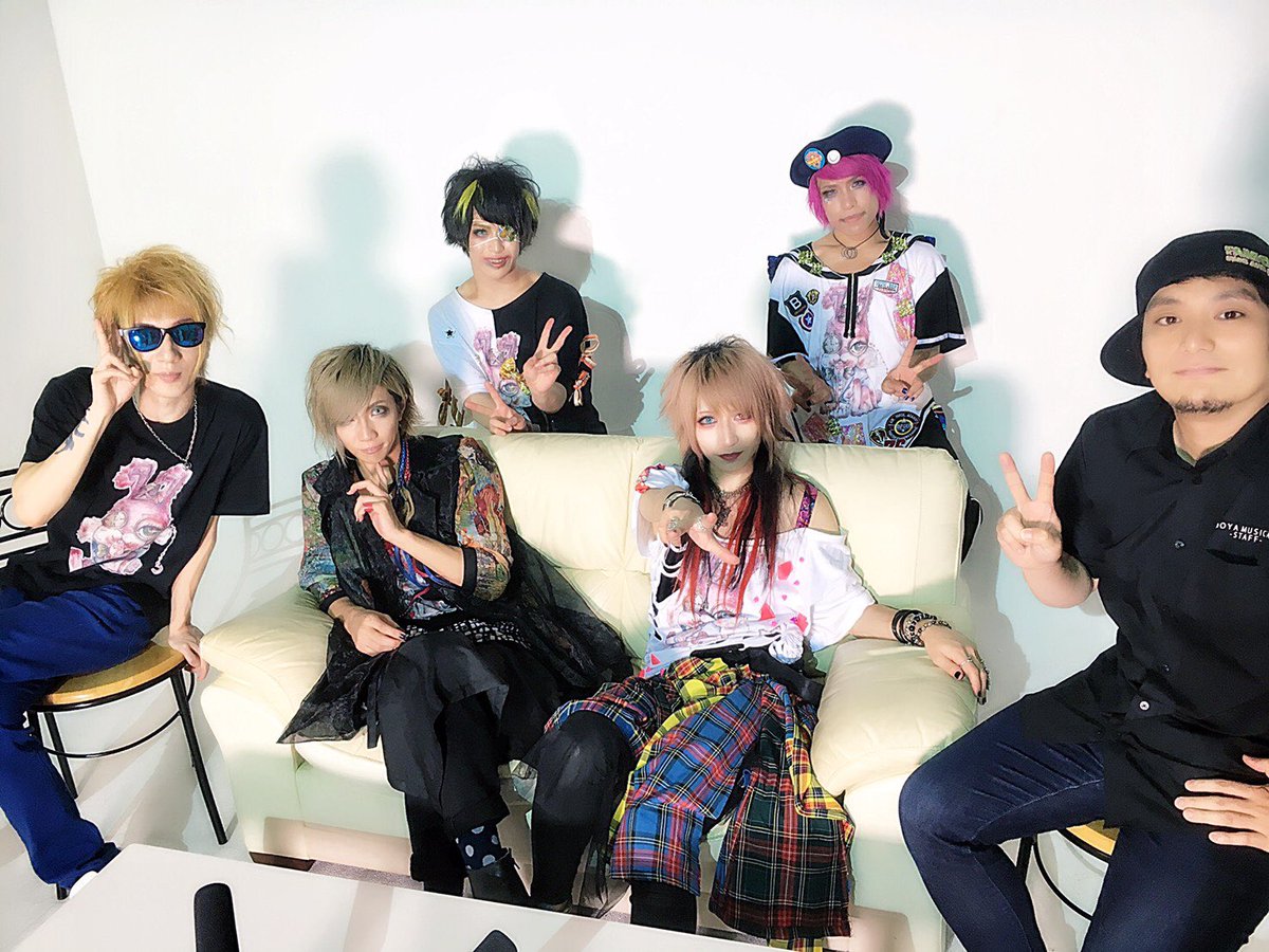 v_entai's tweet photo. #V援隊
第21回再放送 9月15日 🎉
OPテーマ
#ScarletValse
ゲスト
#未完成アリス
突撃ライブハウス潜入
#ペンデュラム
#MADLIP
#HAKLO
#モルヒネ
#ONiBAND
#アンフィル
#麗麗
PickUp Artist
#泣キ虫
密着ドキュメント
#アルルカン
最新ランキング
#ライカエジソン名古屋店
EDテーマ
#JACKMW https://t.co/UH4gdGUlkw