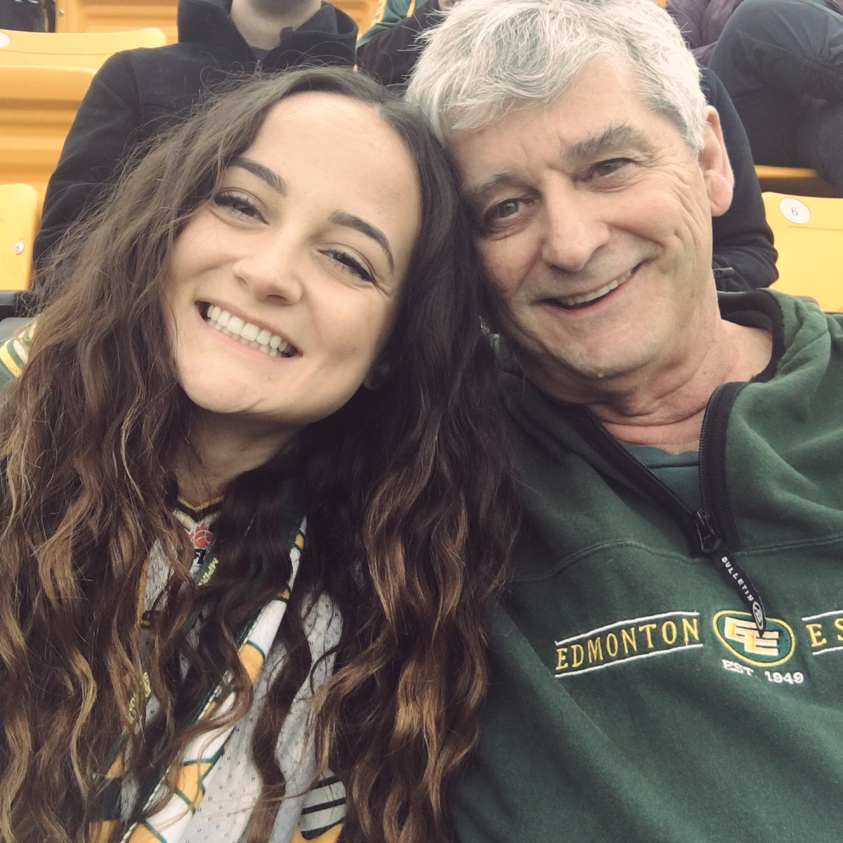 samgourley1's tweet photo. #AllConnected 💚💛💚💛💚💛💚💛💚💛 https://t.co/mMegAPdLdS