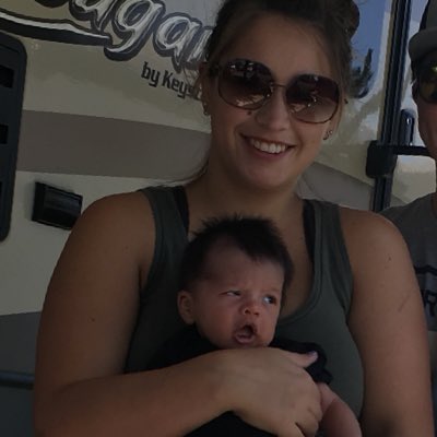 case_courtney's tweet photo. Her face kills me😂😍 #NewProfilePic https://t.co/IXWPbtV4Rr