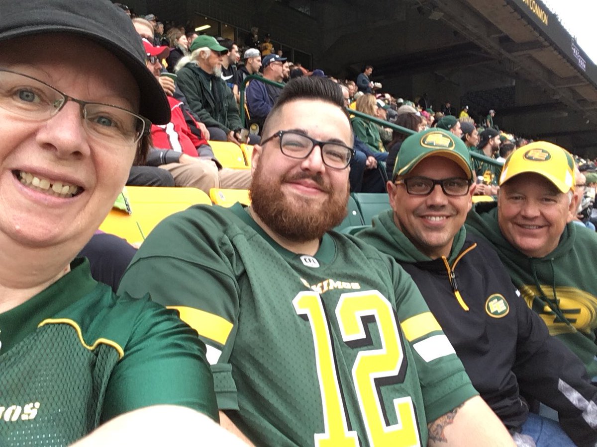 Colleeney1's tweet image. #AllConnected #GoEsksGo Lets go boys!