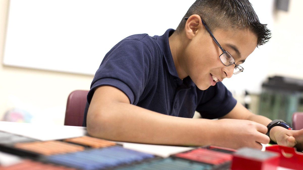 edutopia's tweet photo. What happens when you give students an hour each week to study anything they wish? A teacher shares the lessons she learned after trying #GeniusHour. https://t.co/HVAog1tnIS https://t.co/n9lvHNmWc8