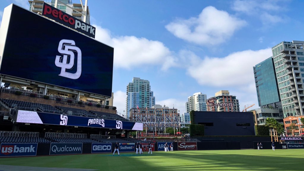 A perfect view for #AmericasFinestFans!

RETWEET to enter to win 2️⃣ BP passes + a pair of tickets to a #Padres game 👇