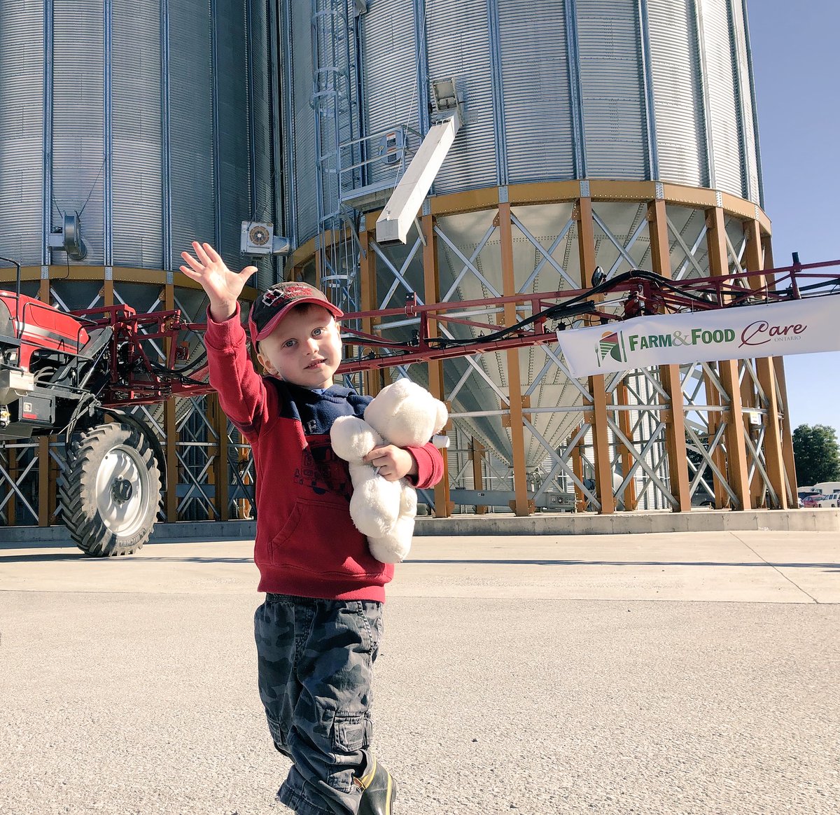 One satisfied little boy at #BreakfastontheFarm <a href="/FarmFoodCareON/">Farm & Food Care Ontario</a> <a href="/FosterDwight/">Dwight Foster</a>