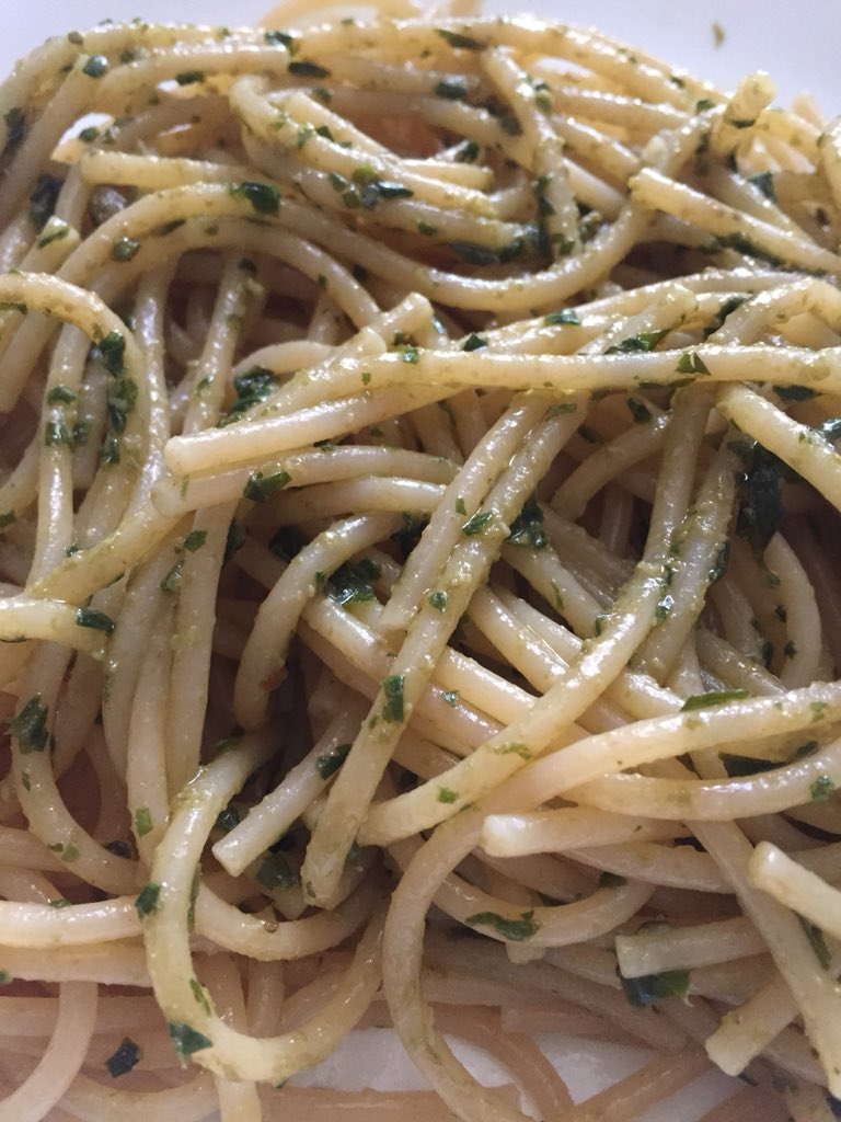BlogEat's tweet photo. Come è buona la #pasta al #pesto #homemade @PeiranoAle @mikyriccia @lacuocavolante @lacuocagalante @All_AboutFood https://t.co/sDe3MDx9Zj