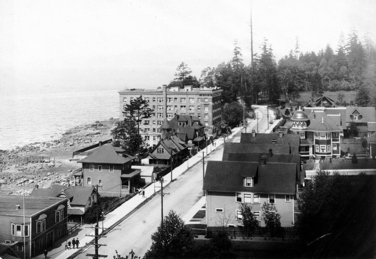 Eve Lazarus (@evelazarus) on Twitter photo Entrance to #StanleyPark taken from the #SylviaHotel in 1913. Hard to imagine that there were once houses that lined the water side of Beach Avenue all the way to the Burrard Street Bridge right up until the 1950s #WestEnd Photo: <a href="/VanArchives/">Vancouver Archives</a> 2013-002.1
evelazarus.com/the-houses-of-… Entrance to #StanleyPark taken from the #SylviaHotel in 1913. Hard to imagine that there were once houses that lined the water side of Beach Avenue all the way to the Burrard Street Bridge right up until the 1950s #WestEnd Photo: <a href="/VanArchives/">Vancouver Archives</a> 2013-002.1
evelazarus.com/the-houses-of-…