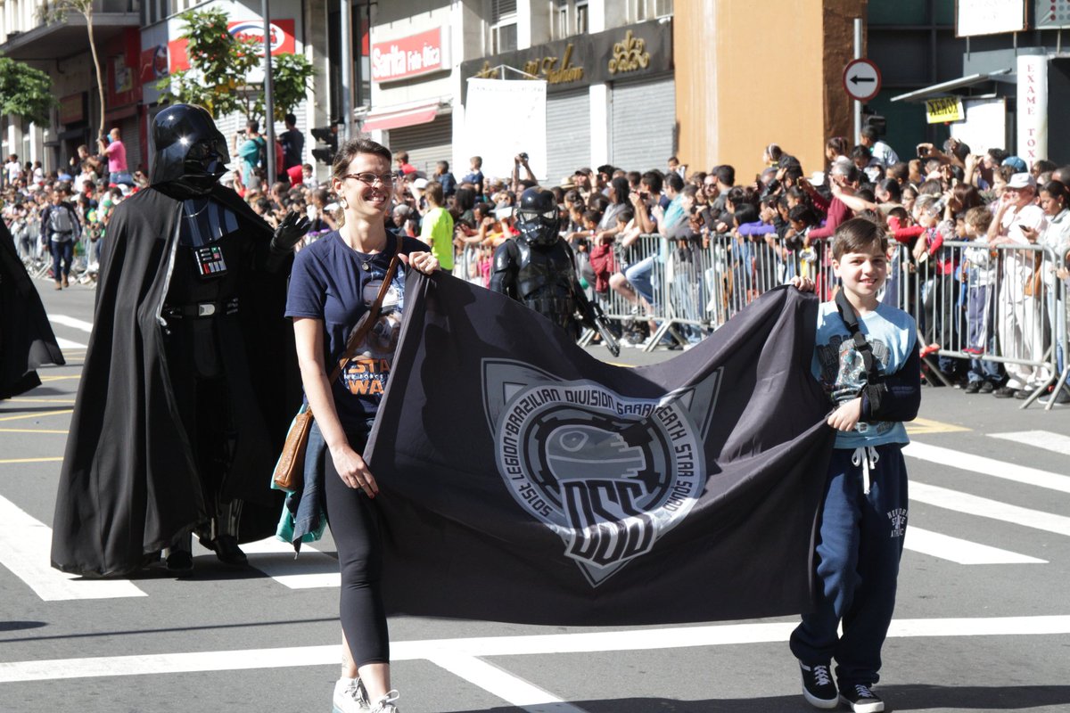Desfile Militar e Cívico no dia da Pátria participamos onde o público elogiou ! TKI SL 19760
" Military and Civic Parade on Father's Patriotic Day we participate where the public praised! 
#starwars #501stlegion #BadGuysDoingGood #stormtrooper #pilots #PatriotsUnited