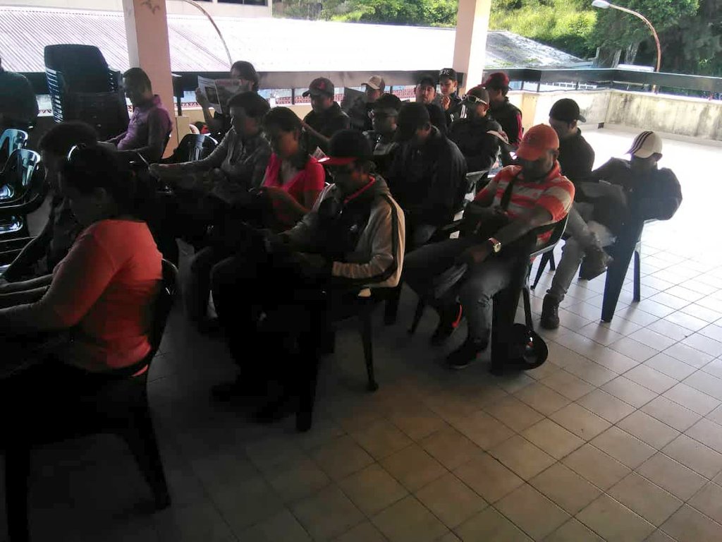 SBolipasajeros's tweet photo. Congresillo Sectorial de la Juventud Obrera del Estado Tachira, 
Discutimos propues en el marco de los aportes que la @JObreraCBST debe realizar durante el III Congreso de la @JPsuvOFicial #RumboAlCongresoJPSUV
#CongresoConstituyenteDeLaClaseObrera @NicolasMaduro @cbolivariana https://t.co/yGhGrSPCEq