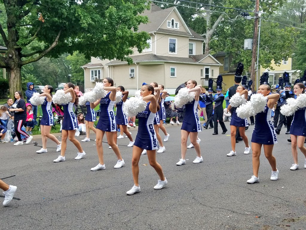 OlatheWestCheer's tweet image. who are we??-
O L A T H E 🦉 W E S T! -
-
g r e a t  j o b  showing your 
#owpride this morning at Old Settlers!
-
#owcheer #owband #owdance #owentheowl #oldsettlers18