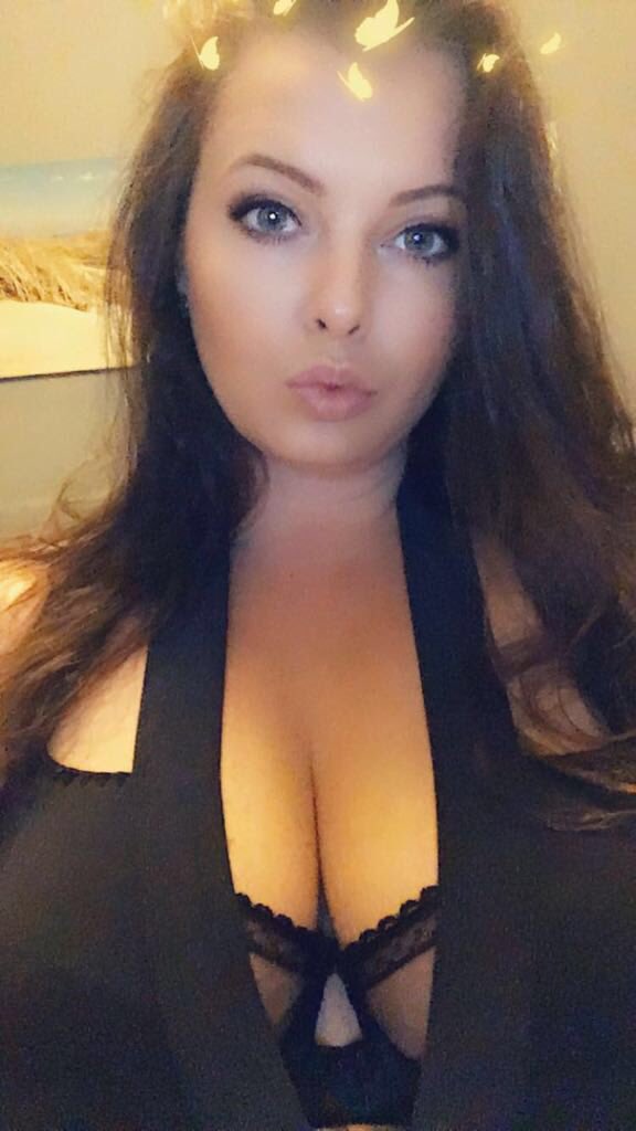 LadyLeckerLipsy's tweet photo. Anzeige/Werbung                            23.20 Telefonshow auf https://t.co/Y2Q8uxZaAx ... kostenlos! #bigboobsgirls #curvygirl #curvywomen #paypigswanted #webcamgirl https://t.co/tvIZ6TjSJl