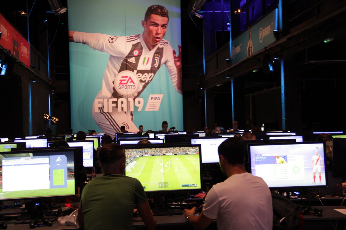 ZOWIEConsole's tweet photo. Some impressions from the official global #FIFA19 Global Capture Event. Our ZOWIE RL monitors are choosen by most of the global FIFA events and tournaments. https://t.co/XRnhyejU6Q