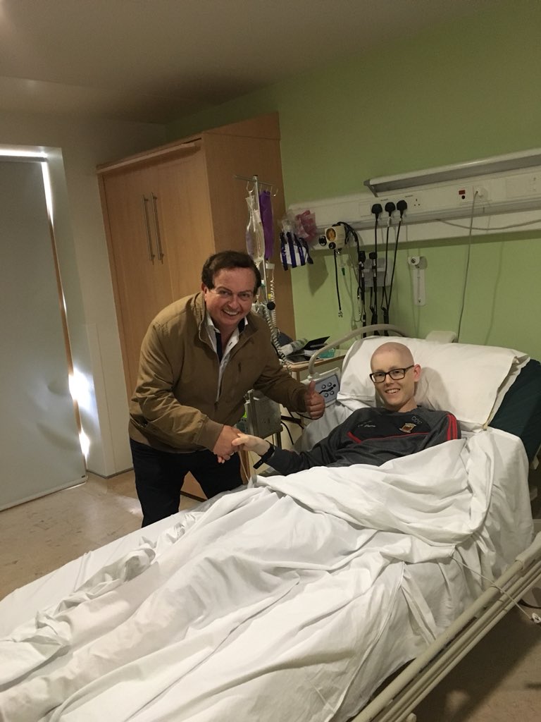 MartyMofficial's tweet image. Had a busy week but my Highlight was meeting 15 year old David Sweeney from Swinford Co. Mayo. He’s been in the Children’s Hospital in Crumlin since February battling Cancer &amp;amp; also his knee re-constructed. Wishing you well David.   Up Mayo !! @RTEgaa @MayoGAA @sweeney2120 #hero