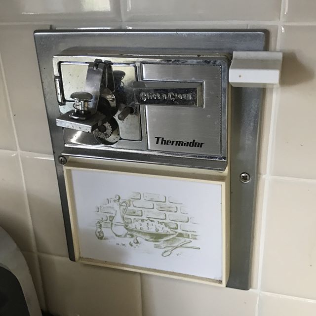 blakenelsonre's tweet photo. I haven't come across one of these in a LONG time... #seenwhileshowing. You never know what you'll find when viewing a home with a client. This is an old school @thermadorhome built-in can opener. 🏠🏡#realestateboyfriend #realestateagent #realestate… https://t.co/KTNYl2ZAGV https://t.co/aar3tcp2HM