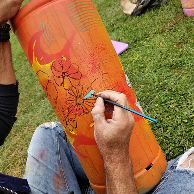 RustBeltMonster's tweet photo. Flowers #painting #art #rbmc2018 #neocycle https://t.co/vKXlKeAfoi