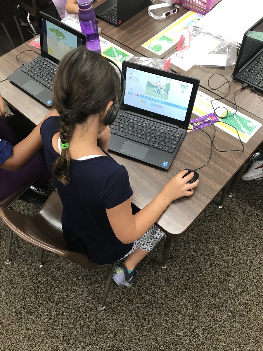 delodragons's tweet image. #delodragons #codecampus Coding in the classroom. Del Obispo dragons are computer scientists!!!