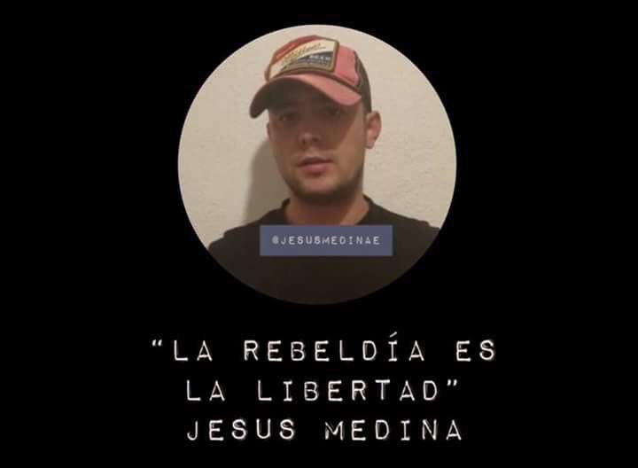 caracol1001's tweet photo. Nadie habla de @jesusmedinae , Un periodista Rebelde que dio su libertad para NADA? Asi como todos los que dieron sus vidas!!! Es hora de apoyar al grupo de @VenezuelaAnons  @TheRed_Shadow que camina por toda VENEZUELA!!! https://t.co/nysEZay66L
