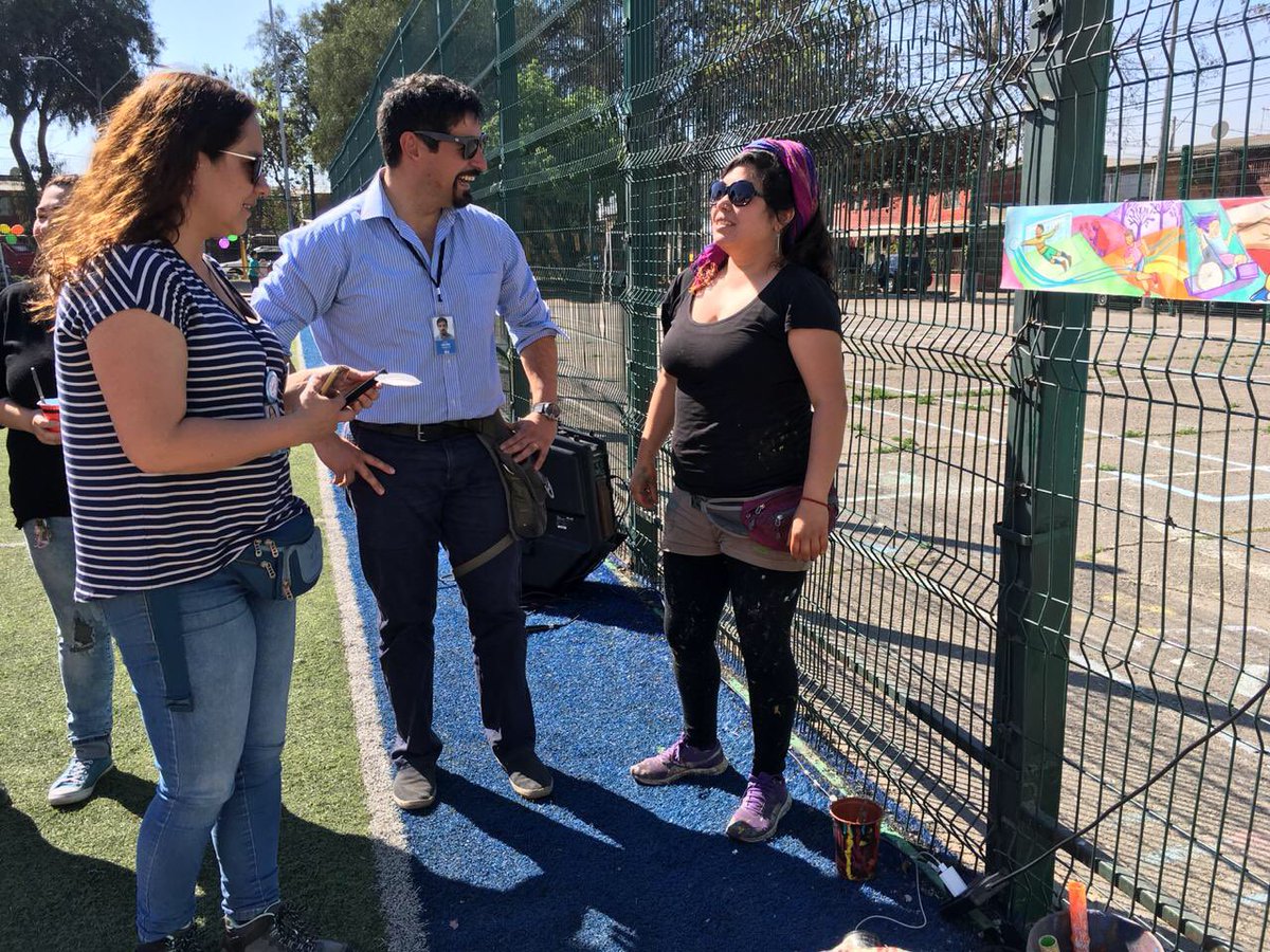 inclusioncnavia's tweet photo. Jornada de Muralismo inclusivo en @CerroNaviaCL junto a nuestro alcalde @mtamayor https://t.co/A65xDsaNdL