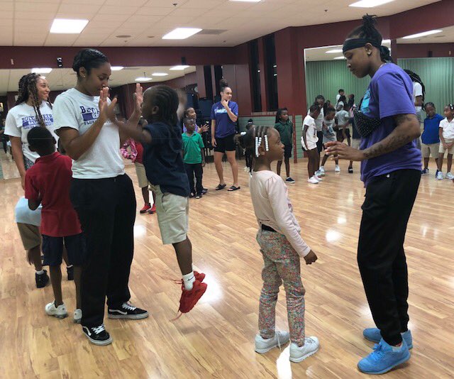 FSWBucs's tweet photo. #FSWWBB took some time to volunteer at the Stars Recreation Center’s after school program yesterday. The team participated in discussions on family, bullying and other topics. The squad also played games and showed the kids some of their dance moves. #GivingBack https://t.co/YfZHslh5Ar