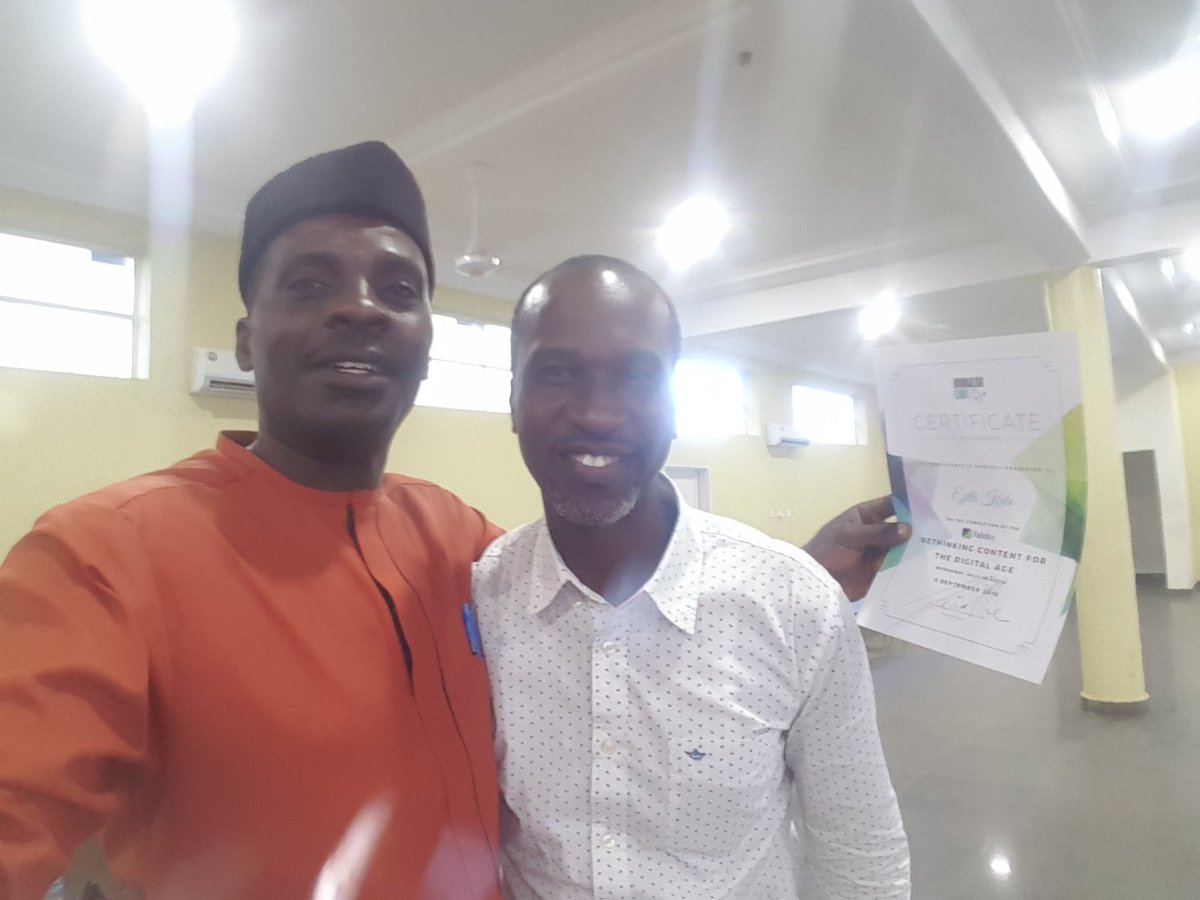 POPINASO's tweet photo. If I forget anybody wey I meet today for #RethinkingContent workshop a beg no vex.....na you important pass.....ehen....I don remember.....my wife @debbeeke . She still hold the food dey wait make I finish! Make I eat then I go come talk wetin I learn. Wait for me. https://t.co/5eVORtXSve