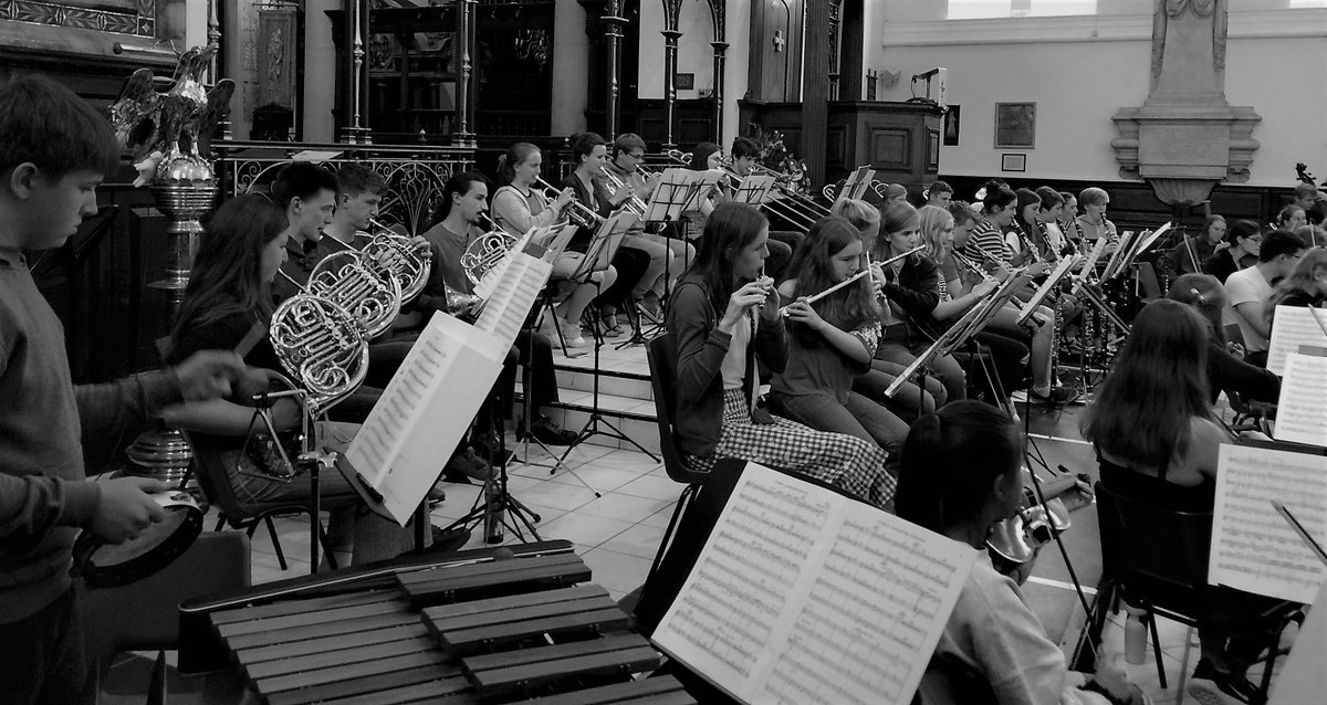 guildfordYSO's tweet photo. Thank you so much to everyone who came to support us at our concert a fortnight ago, what a great night! We're delighted to announce that over £1000 was raised for @HTSM_Guildford - a fantastic evening by all accounts! https://t.co/2VIgBQTIuj