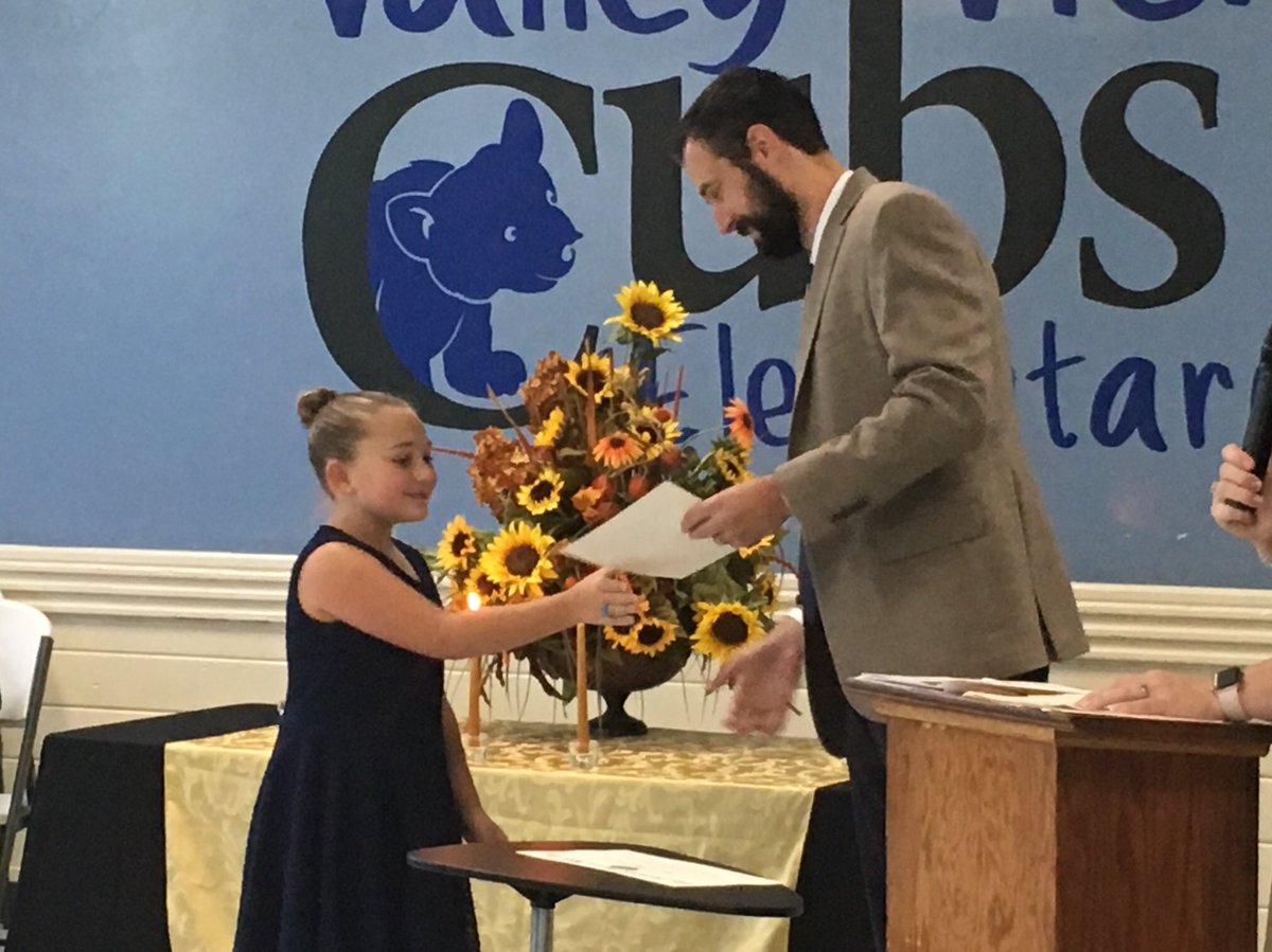 JeremyJonesBC's tweet photo. Even though it was a short week, we had a lot of things to celebrate @ValleyViewCubs. Leaders of the Month, Junior Beta Club Induction, Mrs. Lemley’s Belk Award, and Nurse Tapley helping us be certified as a Heart-Safe School. @BradleySchools https://t.co/2GvqGiwldC