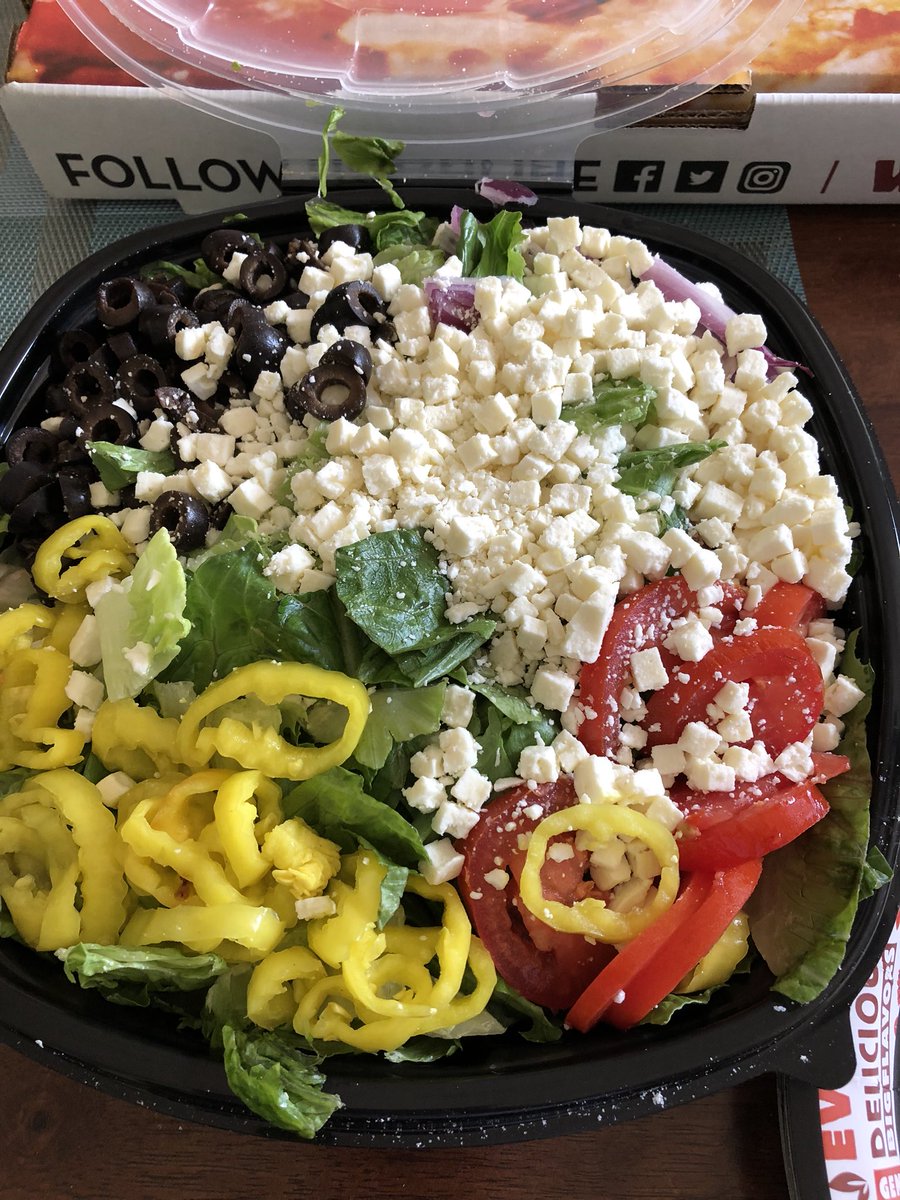 momfiles's tweet photo. Ad- We picked up some delicious food from @MarcosPizza today, for our at-home #gameday dinner 🙌🏽🏈🍕 If you are in Columbia, stop by the Forest Drive location 🎉#PrimoPizza #HelloPrimo #Gogamecocks https://t.co/c0Gm0kaYLT