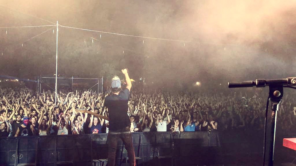 FullTrunkBand's tweet photo. @meteorfestival https://t.co/eerDOcjNnZ