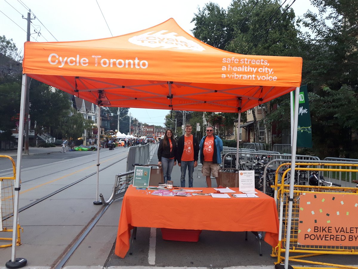PinkHelmetTO's tweet image. If you are going to the #cabbagetownfestival you can park your bike at the @CycleToronto bike valet. Come and talk cycling with us and find out about the  #BuildtheGrid plan for a grid of cycke tracks in TO.