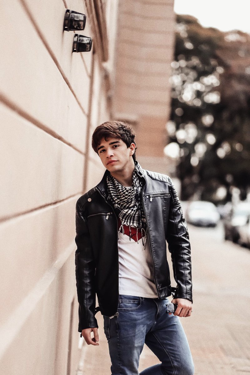 JulianSerrano01's tweet photo. Saturday Night Fever https://t.co/d464K5QXCb