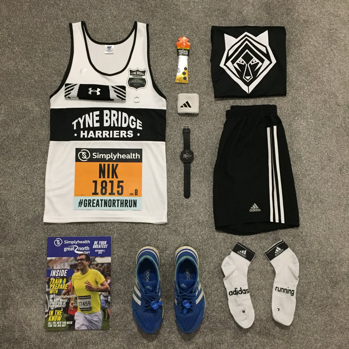 maestronine's tweet photo. customary pre-race flatlay #greatnorthrun⁠ ⁠9.9.18 
all the best everyone! see you at the (start and) finish line! #prayfornicky 🎯 sub 1:45 
#nickyruns @TyneBrHarriers @KyserunKrew https://t.co/OR4jcIm1zX