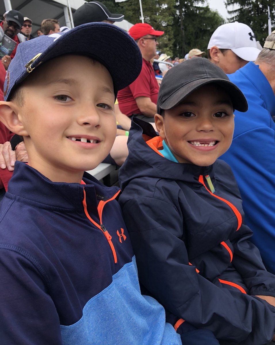 samvincgolf's tweet photo. Hangin’ out @BMWchamps @AroniminkGC ⛳️ I got to see some of my very favorite golfers @JordanSpieth  and @DJohnsonPGA (who slapped my hand!) AND I also found my friend @TreborMelendez 🏌🏻‍♂️#bmwchampionship #golfkid #golflife #pgatour https://t.co/fsRyiSbO6q