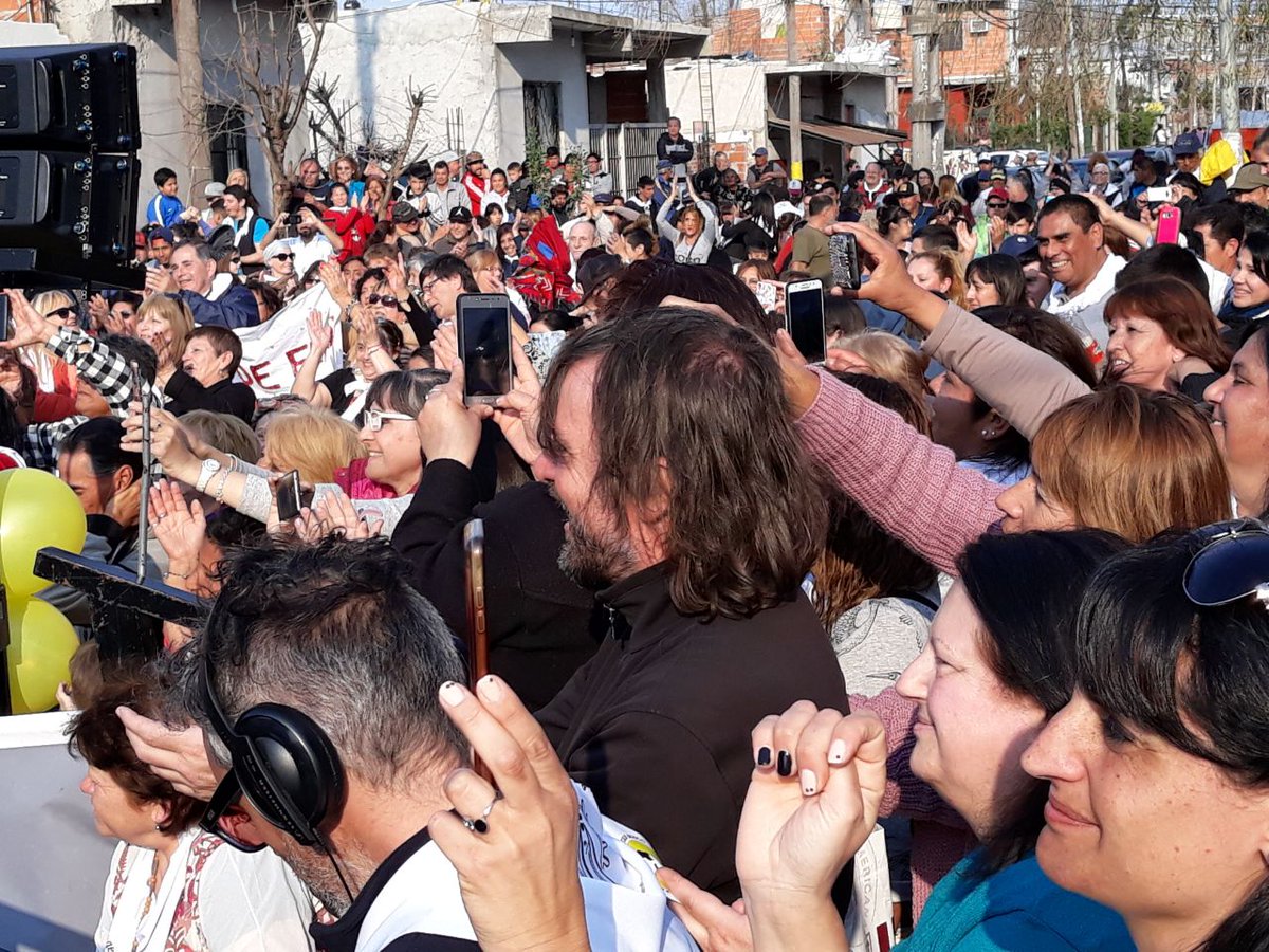 Compartiendo hoy con el querido Padre Pepe y Mons.Miguel D'annibale la misa de entronización de la Virgen de Luján en Villa La Cárcova.