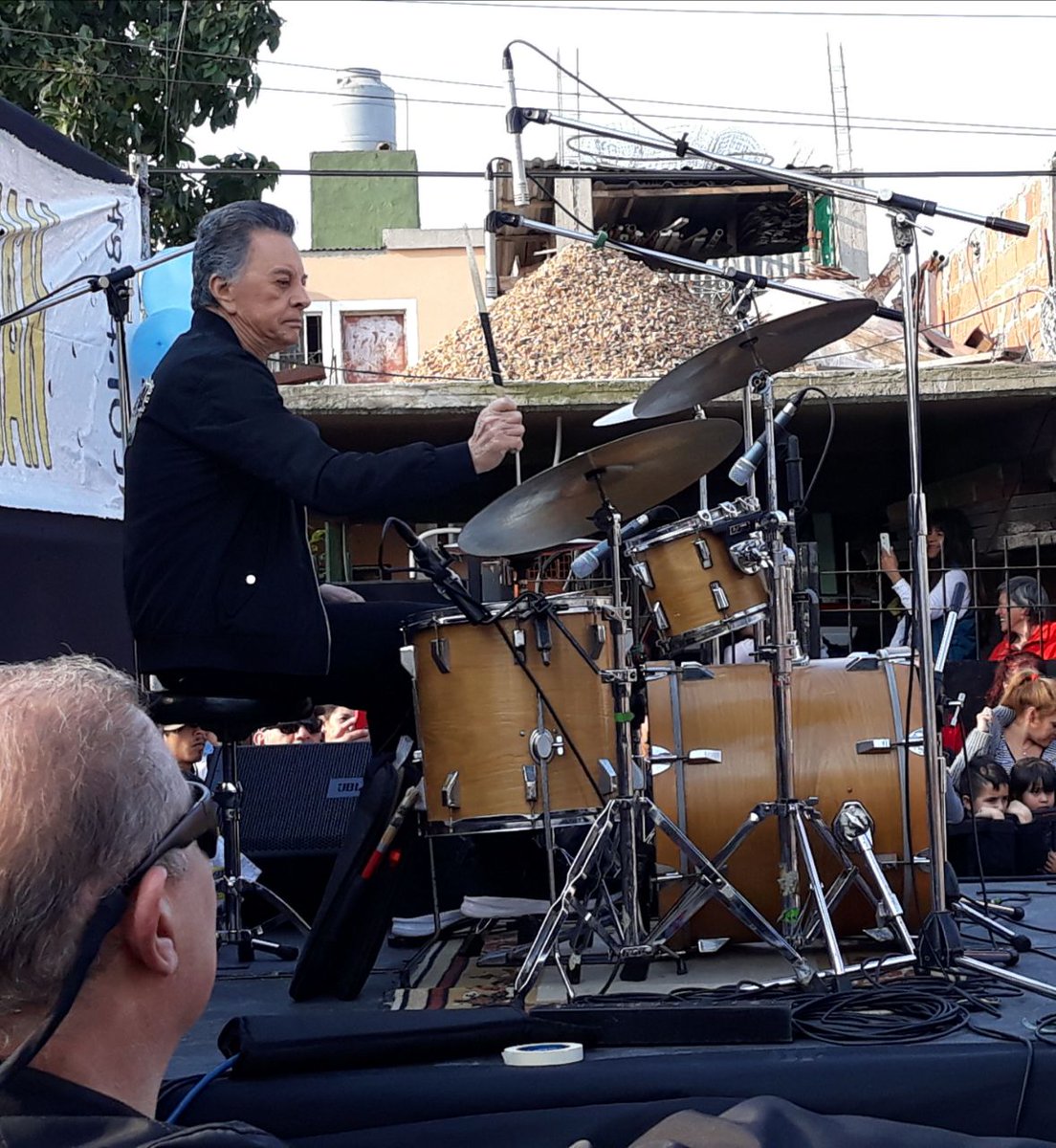 Gracias querido amigo Palito Ortega por tu compromiso militante con los humildes de Villa La Cárcova, en su Fiesta de la Virgen de Luján.