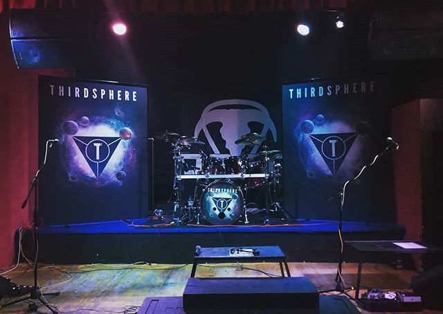 thirdsphereband's tweet photo. Tudo pronto para hoje. As portas estão abertas na @wearedrac. Até já.
.
.
#thirdsphere #syzygy #metalcore #deathcore #deathcoreband #ukdc #techmetal #djent #monster #worms #spotifymetalcore #irinterference #theyear #drac #figueiradafoz https://t.co/D0TY62UfxA