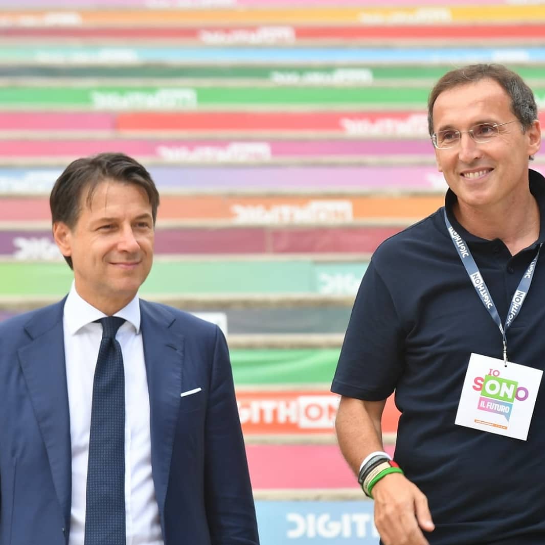 digith_on's tweet photo. "#Digithon è la casa di tutti. Grazie Presidente @GiuseppeConteIT per aver ascoltato i giovani inventor italiani"
@F_Boccia, Presidente DigithON 
Appuntamento a domani, ore 9, Vecchie Segherie Mastrototaro Bisceglie https://t.co/G3pQvgiAF7