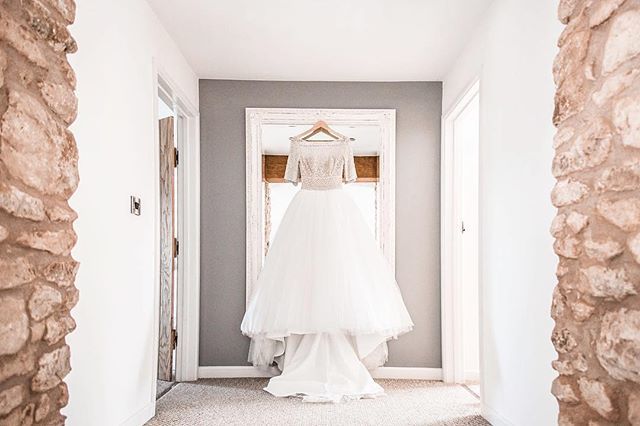 QuantockLakes's tweet photo. Escape and get ready in the #wagonhouse #barn with your #bridesmaids at #quantocklakes π #weddingweekend #rusticwedding #barnwedding #luxuryaccommodation #somerset #barnconversion https://t.co/O66u1I3ems