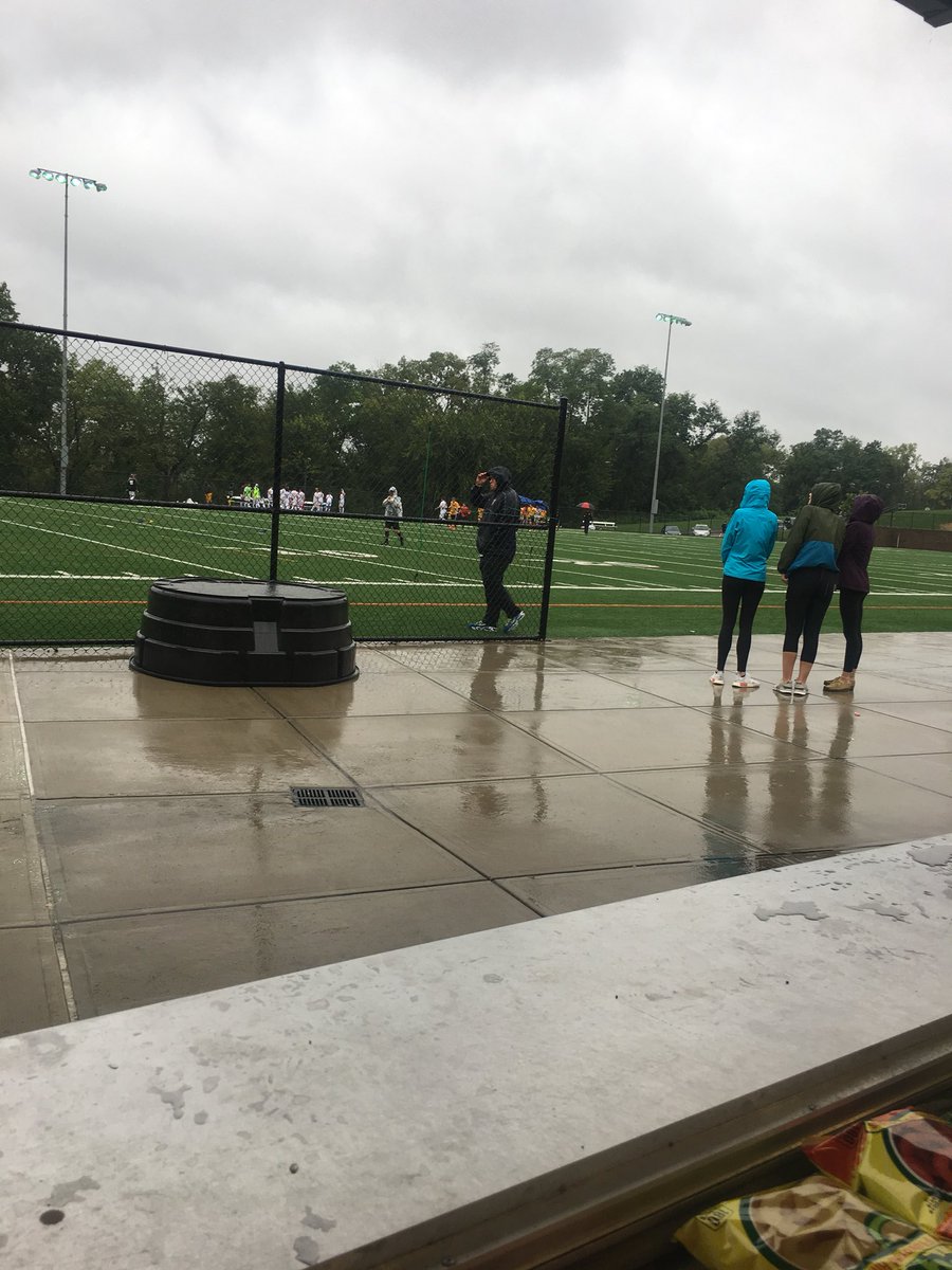 CoachRicardoHil's tweet photo. Shoutout to my guy and former Eagle Austin Carpenter for making sure our Soccer games ran smoothly today.  @a_carp10 https://t.co/Lmikkh7ch3