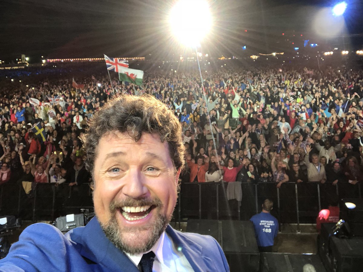 mrmichaelball's tweet photo. So this just happened !!!😁@BBCRadio2 #PromsInThePark2018 was just fantastic. Thank you so much for the best night. https://t.co/izOBfdMolD