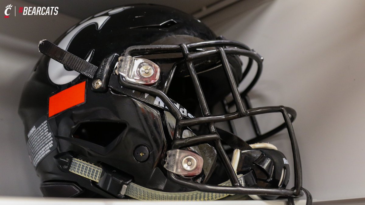 Cincinnati Bearcats On Twitter The Locker Room Sits Ready Waiting Bearcats Battleforthebell