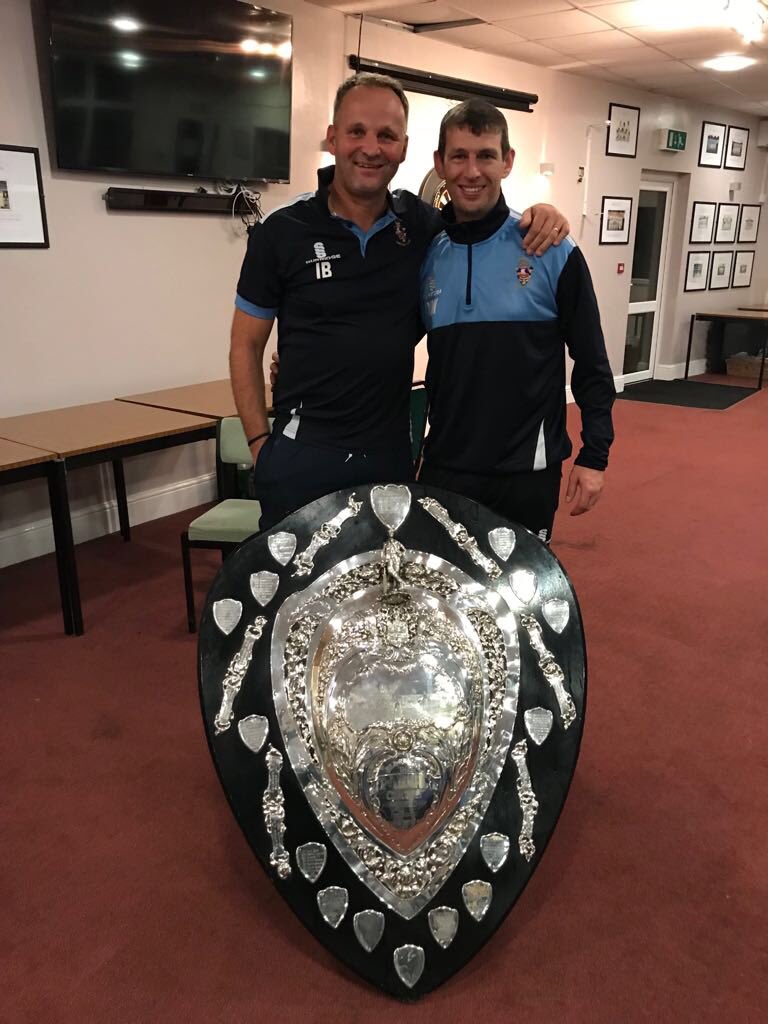 The Skipper and Mr Chairman enjoying the moment. #wilks #barts #wearelongridge