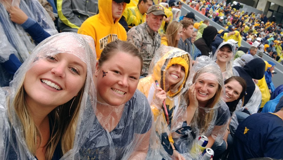 britt_jarman's tweet photo. #Wvuimlovinit #staceysbachbash https://t.co/LE1ihn0XWD
