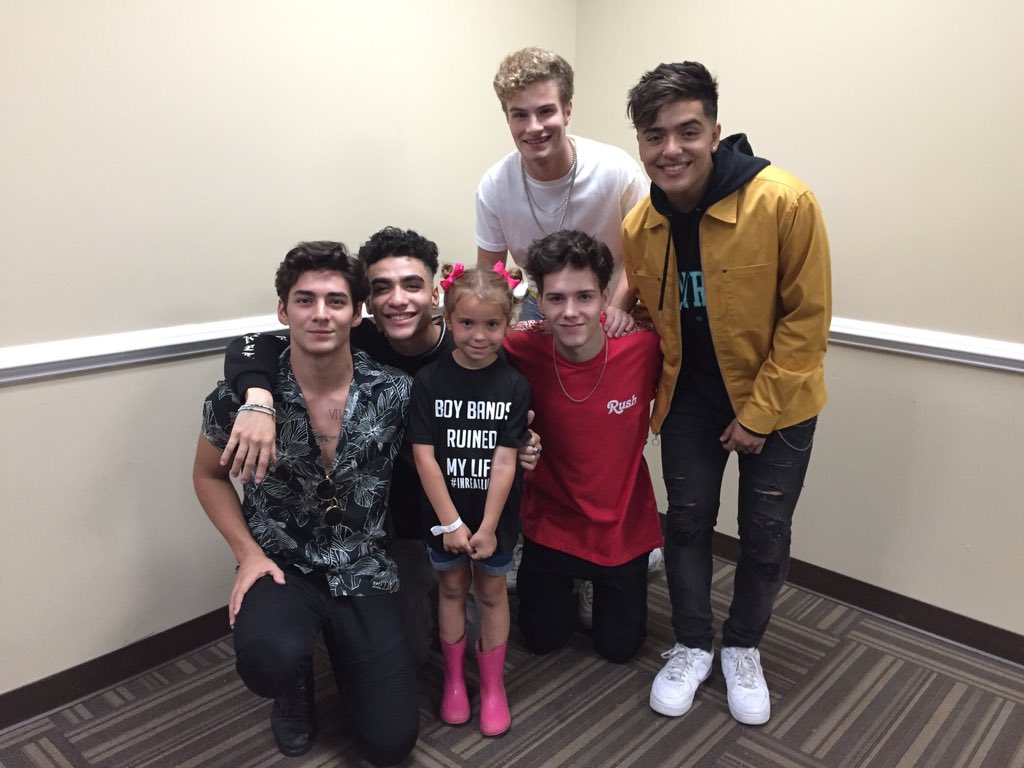 danielle_1294's tweet photo. Even though we didn’t get to see @InRealLife perform tonight y’all made Allynn Grace’s day! When she seen y’all again &amp; y’all called her by name &amp; when @chanceperez bent down &amp; gave her hug made her smile real big!! She told me that was the best part of her day!! @sjrcalderon https://t.co/eCLfD0C1Zt