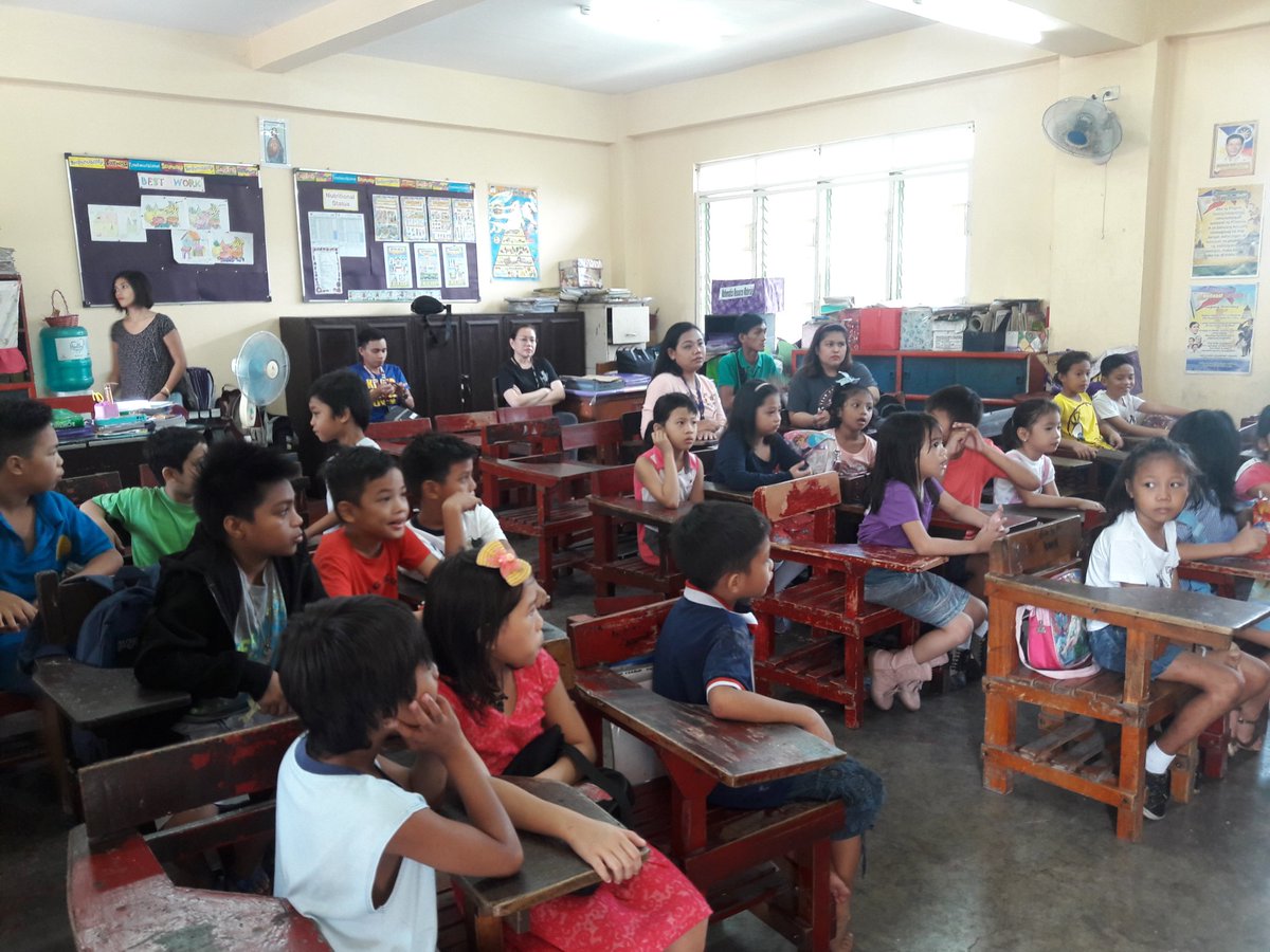 KriznnaTamunda's tweet photo. Volunteered teaching kids @ Cubao Elementary School yesterday #MakingADifference #CCintheNEW #AccenturePH #CorpCitPH #CCTutorialCES https://t.co/74l8n6z3u7