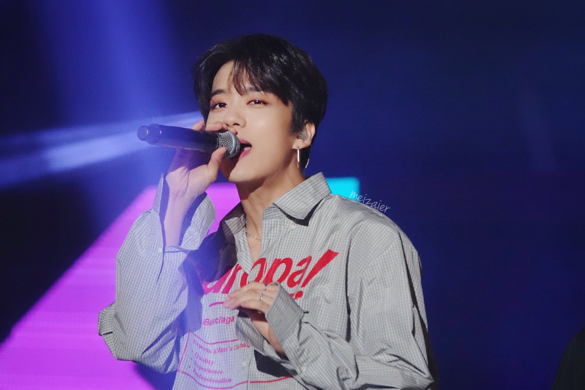 meizaier's tweet photo. 180908 열린음악회 
노래하는 모습 제일 멋져🎶 @BAP_Youngjae 
#비에이피 #BAP #영재 #Youngjae https://t.co/5QvDYSBtau