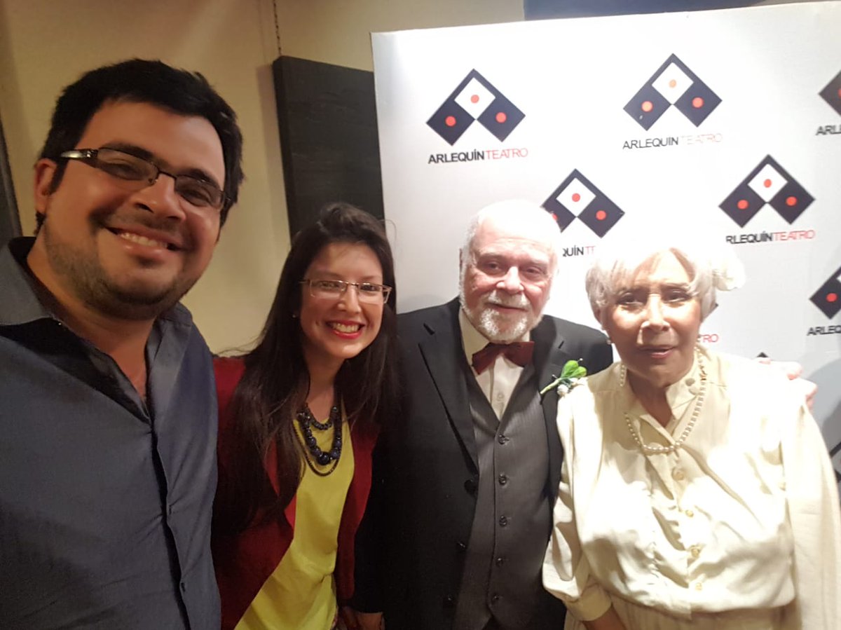 guidhoracio's tweet photo. ¡Qué genial es la experiencia del teatro! Se disfruta muchísimo. Recomendado 👌 @ArlequinPy #ArlequinPy #elhijodelanovia @marie_alvarenga https://t.co/z6HvsMPzyU