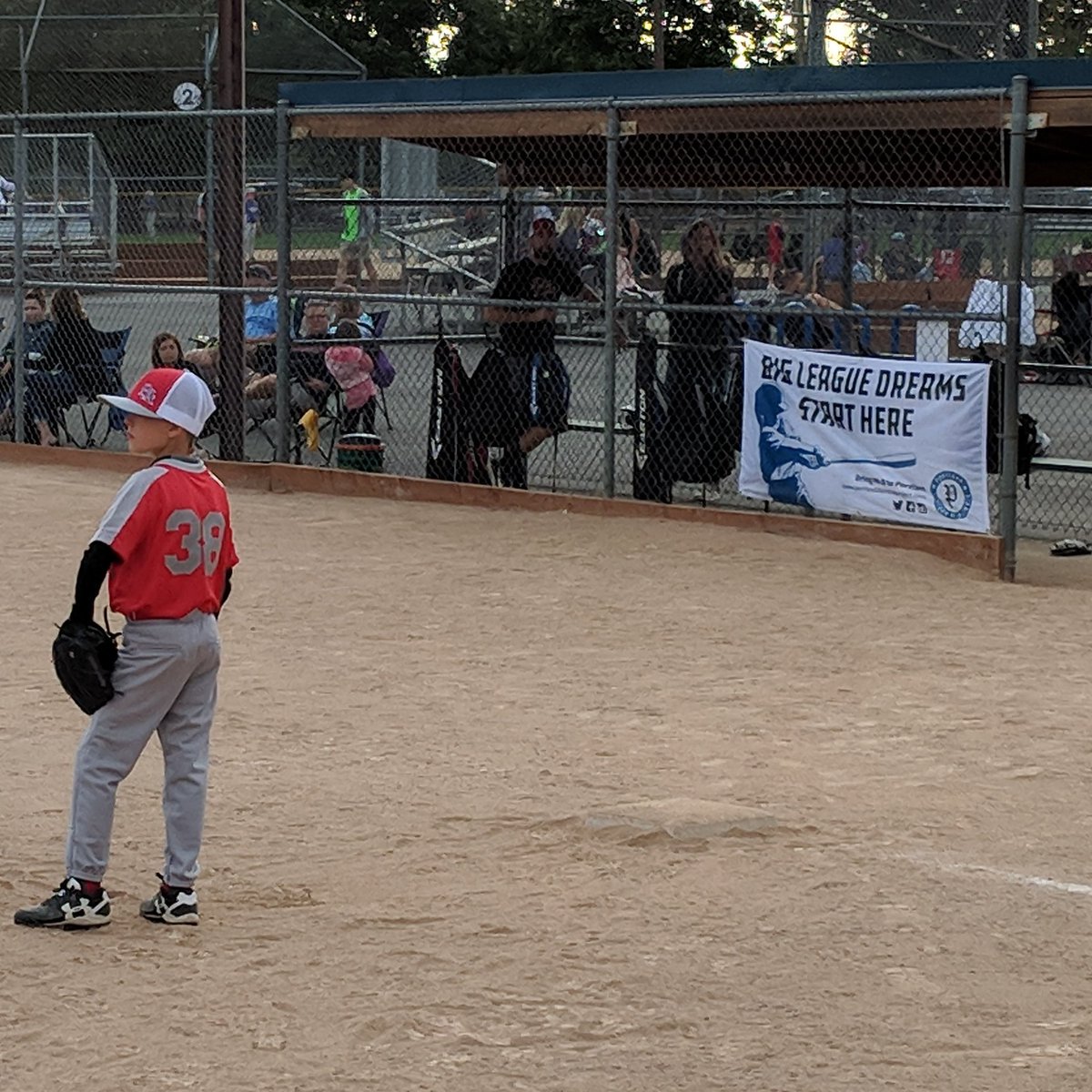 BeavertonBALL's tweet photo. Busy night at Sunset Park in Portland. Fall Baseball in Portland is here! @PDXDiamondProj #mlbtopdx #beavertonball #wewantmlb https://t.co/itq6bOAGyf https://t.co/pYmcChFsOn