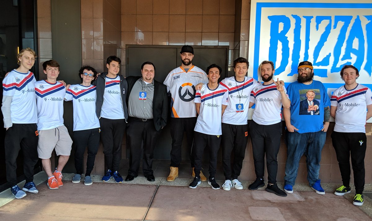 Snapped a quick photo with <a href="/USAOWWC/">USA Overwatch World Cup 🇺🇸</a>! 🇺🇸🇺🇸🇺🇸 Nice work today guys! Looking forward to more Symmetra, Torb and Bastion tomorrow 😂 #WeBelieve #OWWC #OWWC2018