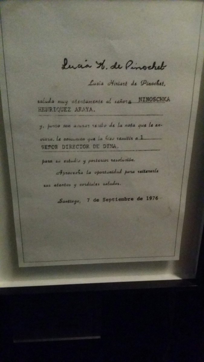 ejopia's tweet photo. Carta de Ninoska Henriquez de 9 años en Agosto de 1976 a Lucía Hiriart de Pinochet 

para que "... le pregunte a sus señores de la Dina..." que sacaron de su casita unos 5 meses antes a sus abuelos.. 

#SeMurioLaVieja
 https://t.co/nwlsxr9lNh