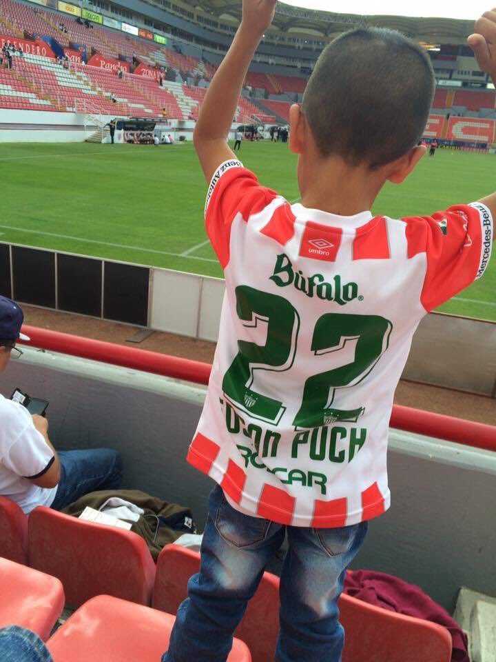 jonathan1986de's tweet photo. Alguien k me pueda ayudar para k el 26-septiembre @EdsonPuchCortez  le mande saludos a mi hijo xk es su idolo👏🏼 https://t.co/XpuPn1zftD