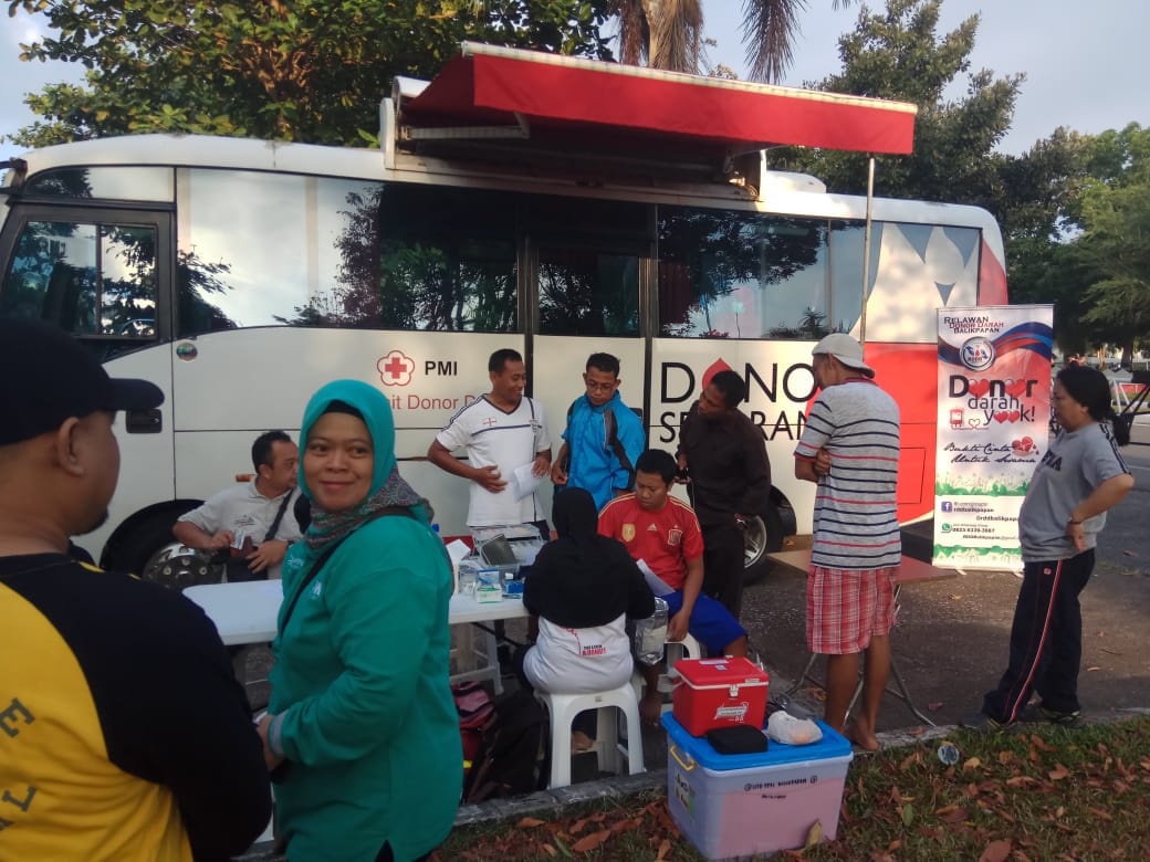 Tengah berlangsung aksi donor darah kerjasama Relawan Donor Darah Balikpapan (RDDB) &amp; <a href="/PMI_Balikpapan/">PMI Kota Balikpapan</a>.