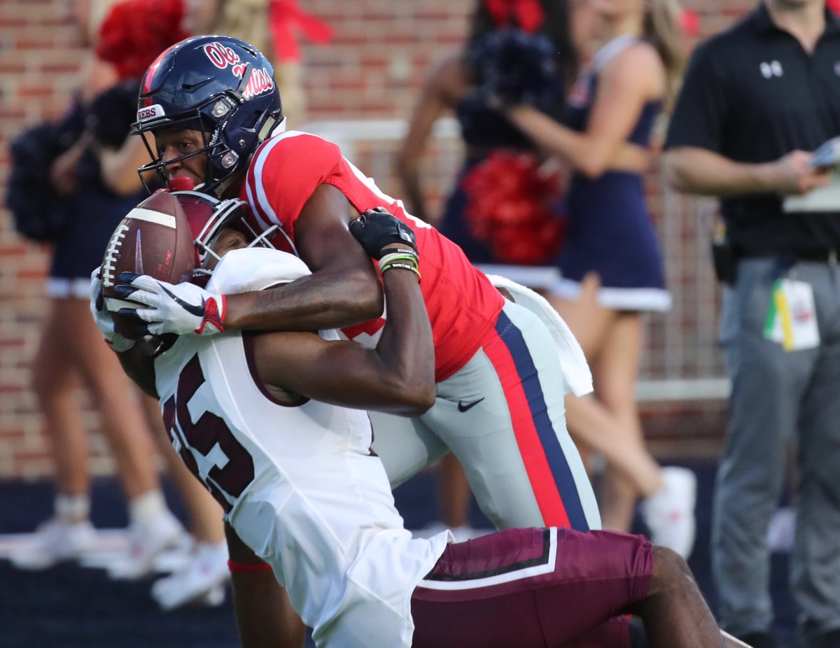 OleMissPix's tweet photo. What. A. Catch. 
NWO https://t.co/h8iZGR3luW